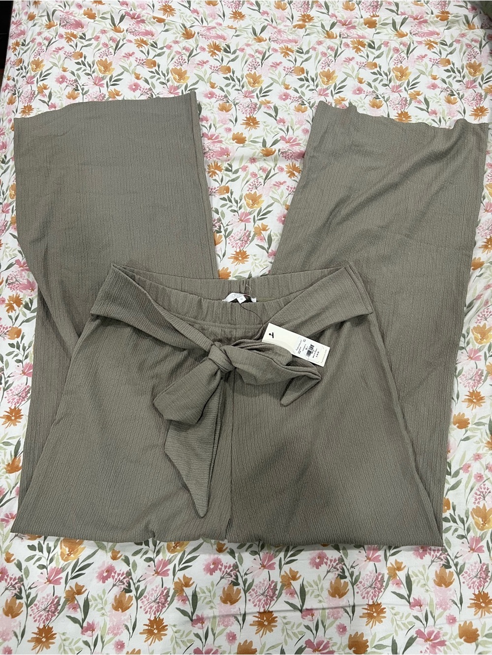 Francesca's Collections Olive Tie-Waist Wide Leg Pants